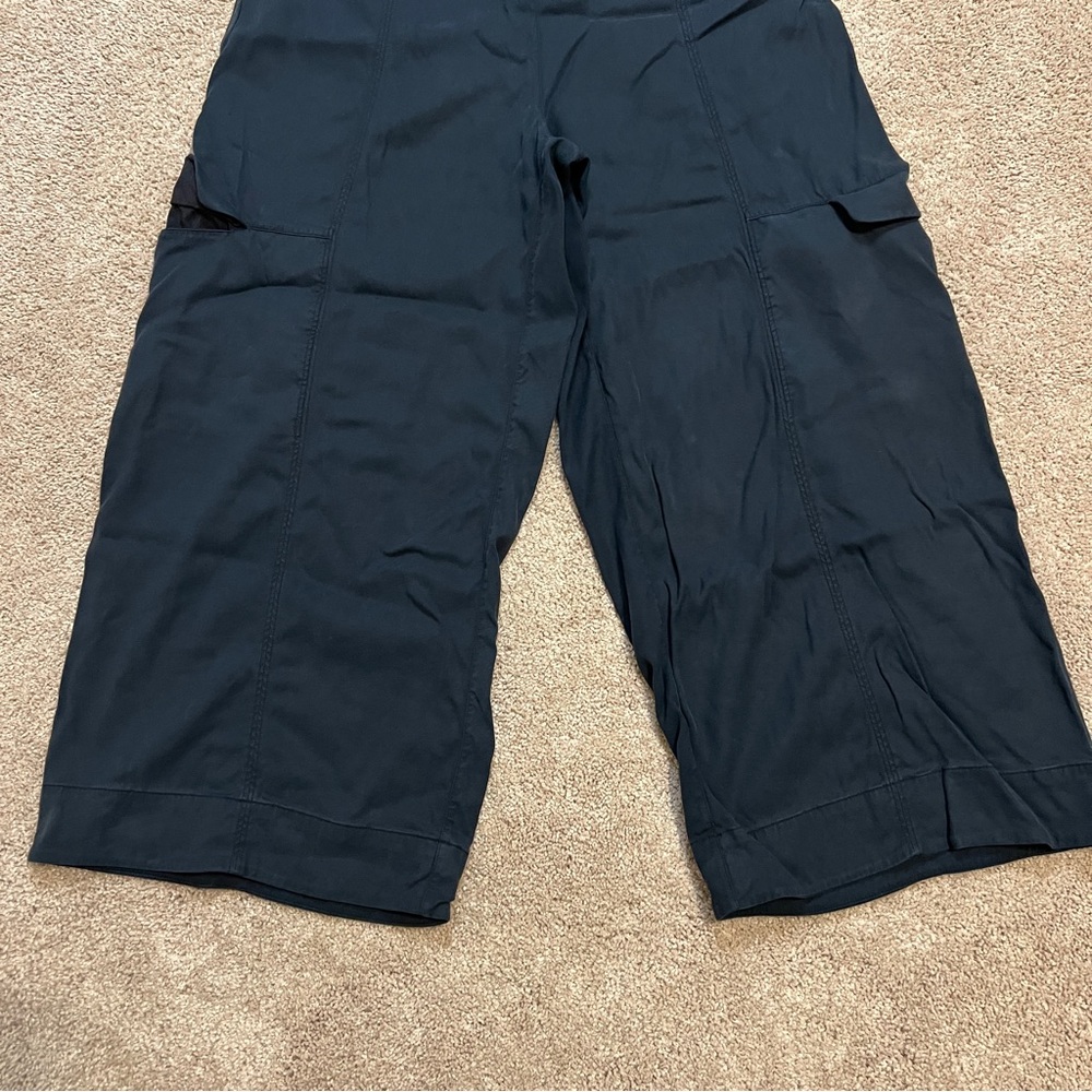 Women’s Lululemon Metropolis Maven High Rise Crop Pants Size 6 - Picture 10 of 11